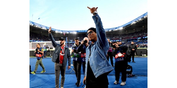 Ronaldinho katsoi kahden joukkueen välistä ottelua, joissa hän pelasi aiemmin